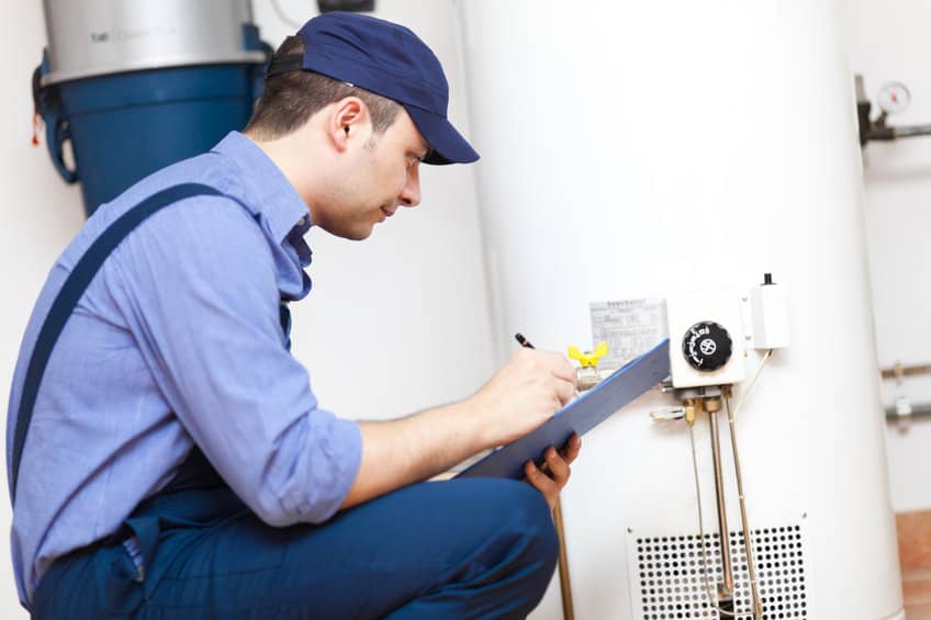 Advice from a Plumber– Is a Leaking Water Heater Dangerous?