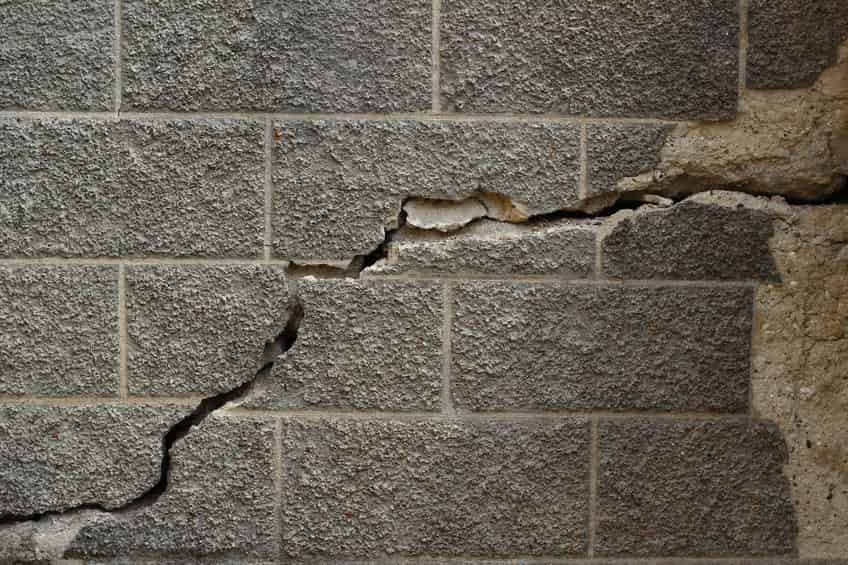 Is Foundation Cracking Normal in Kentucky? 5 Signs to Look for
