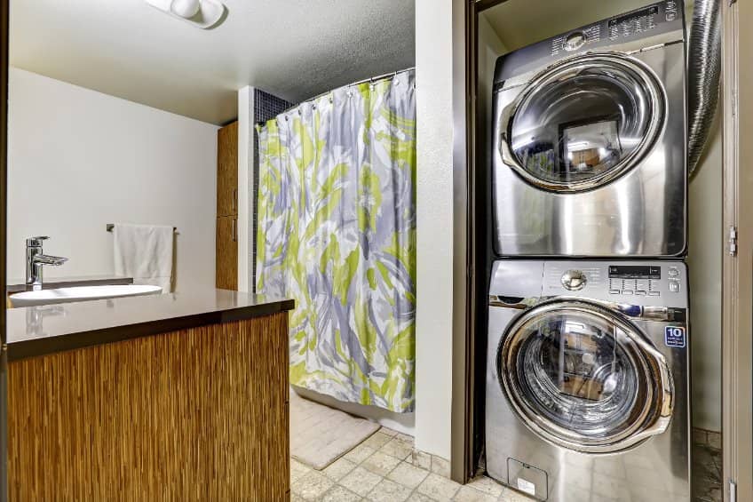 How to Buy the Best Washer and Dryer for a Tiny House